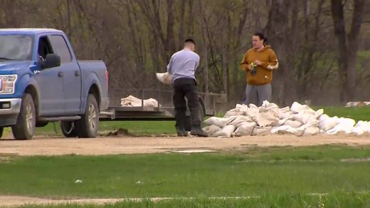 Clean up begins in Peguis as floodwaters recede