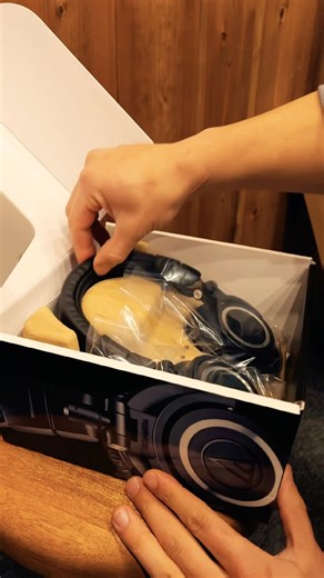 Audio-technica/ATH-M50x開封。基準音を作るモニターヘッドフォン#オーディオテクニカ #ヘッドフォン #録音 #audiotechnica #開封 #asmr #unboxing