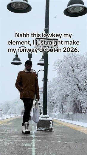 You gotta just set the camera up and strut sometimes. #chrisseychris #runway #model #fyp
