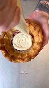 Incroyables tartes aux fruits rouges en corbeille du chef Cedricgrolet 🍓 | ELLE à table