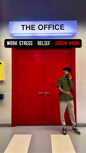 From Deadlines to Destruction - Smash Your Work Stress to Pieces. 😤💼 #thesmashroom #smashing #smashanger #releasestress #WorkStressUnloaded #workoverloaded #SmashTherapy #OfficeStressCure #smashindubai