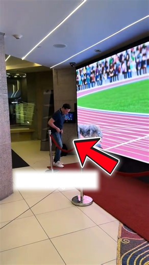 This man challenged the lizard in race 😨 || #ytshorts #shortsfeed |