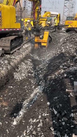 Excavation of land on the edge of the rail area using heavy equipment#shorts