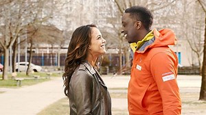 Netflix esconde una encantadora comedia romántica de aventuras que se inspira en increíbles hechos reales