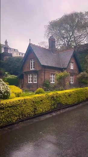 Edinburgh, Scotland | The Fairytale Capital of Europe