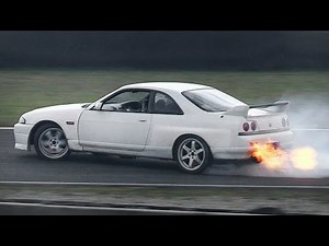 Nissan Skyline R33 GTS-T Drifting & Spitting Huge Flames!!