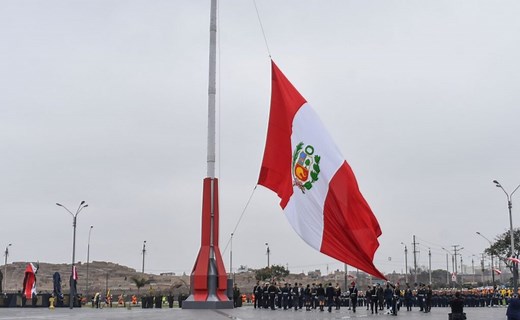 ¿Cuál es la bandera oficial de Perú y qué significan sus colores?