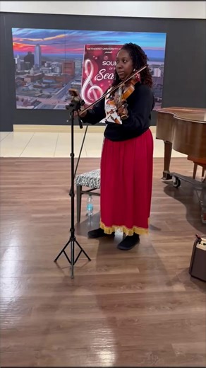Methodist University Hospital employees, patients and families enjoyed musician Zoe Johnson performing holiday favorites in the lobby of the hospital. The musical performances are offered through Methodist University Hospital’s partnership with Creative Aging of the Midsouth. | Methodist Le Bonheur Healthcare