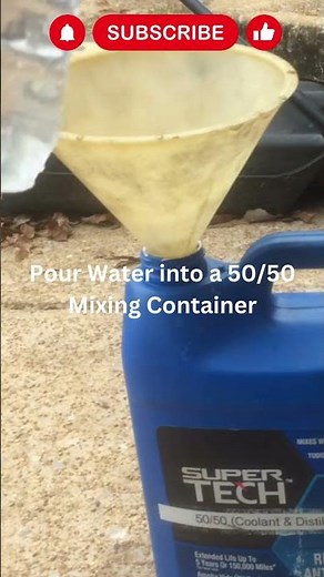 How to Mix 50/50 Coolant Antifreeze Concentrate and Water #shorts