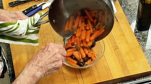 Hello. I will continue to try to show you recipes that you may wish to use for your family table for the holidays. Here is a very easy classic carrot dish. I hope you enjoy it and have a good day. Be well. -JP | Jacques Pépin