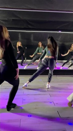 Dance like we’re making love 💕 ch: me #danceclass #jazzfunk #choreography