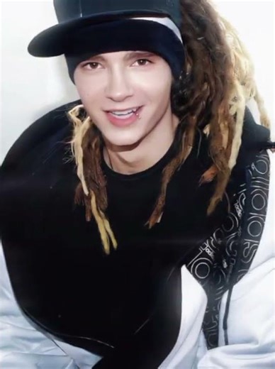 #tomkaulitzedit tom : hey alien can you like my videos??