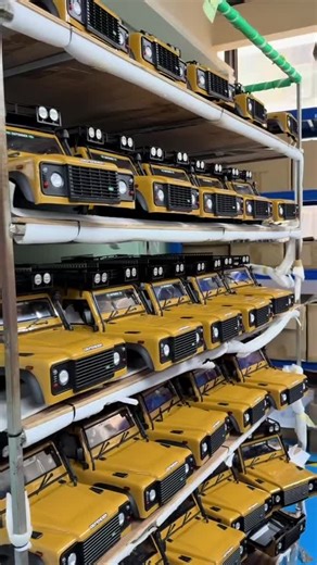 FMSmodel on Instagram: "🚙 Build the Legend This Black Friday! 🔧✨ Watch the FMS 1/10 Land Rover come to life piece by piece — a true tribute to scale realism and rugged adventure. Every detail clicks into place with purpose: the iconic body lines, functional components, and that unmistakable Camel Trophy spirit. 🏞️🔥 If you’ve ever wanted a crawler that feels as good to build as it does to drive, this one hits the sweet spot. Black Friday makes it even better — exclusive rewards, limited-time 