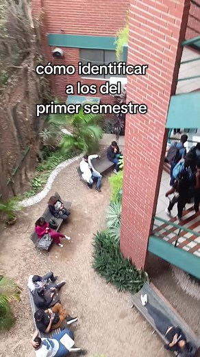 Reglas de uso de batas en el laboratorio de medicina