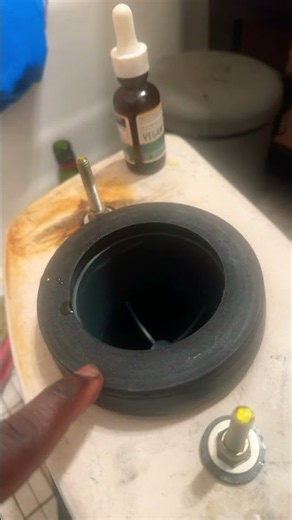 Toilet : Replacing bowl to tank gasket