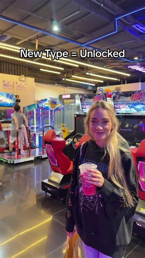 Jeez… what those feet do 🥸 #jokes #arcade #men #dance #footwork | feet