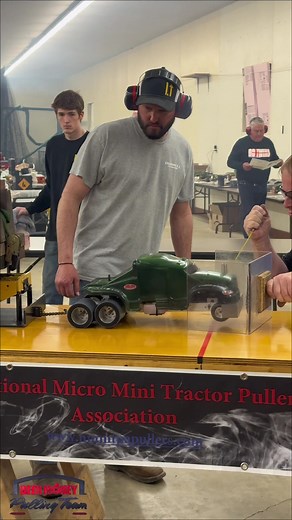 Nitro Tractor Pulling: Why Fans Love the Smell of Nitro