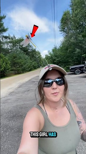 This fake dragonfly can keep deer flies away! #InsectHack #DeerFlyRepellent #Shorts