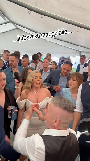 Tamburaški Sastav MERAK on Instagram: "...ljubavi su mnoge bile...sve sto osta od zivota... #tsmerak #pratnja #svadba #wedding #Tomislavgrad #tambure #tamburasi #harmonika #festa #svirka #podgaj #gusti"