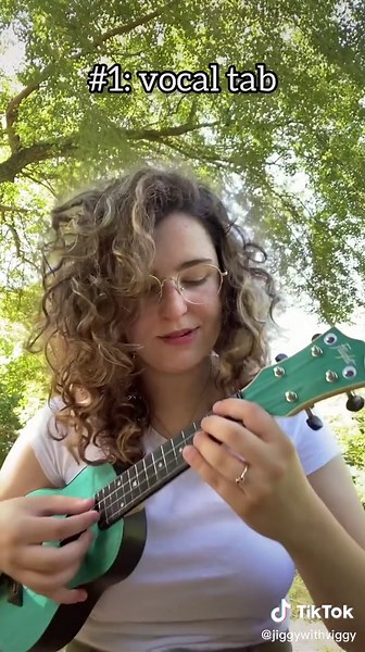 Learn 3 Ways to Play Chrissy Wake Up on Ukulele