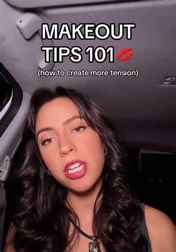 HAPPY VALENTINES DAY BADDIES💘💕💋❤️‍🔥HERE IS HOW TO CREATE MORE TENSION WHEN MAKING OUTTTTT. MAYBE YOU USE THIS TONIGHT😏 #kissing #flirtingtips #rizz #datingadvice #spicy