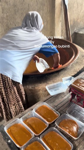 Proses Pembuatan Jenang Ketan Madumongso Bu Binti