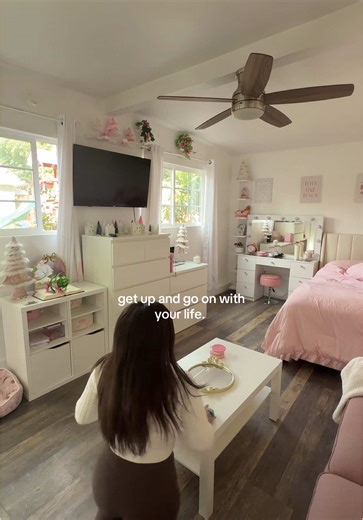 Letting Go: A Guide to Room Decoration