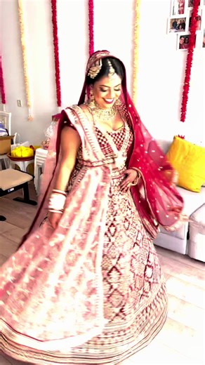 Feeling like a princess 👸🏾Make-up & Hair @A N D J A N I oufit @Diamond Saree #indianbride #hindoestaans #bollywood #desi #fyp #suriname