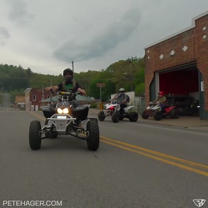 Group roll out heading to the Pocahontas trails in West Virginia 😬🤘 #honda #400ex #savesportquads | Pete Hager Media