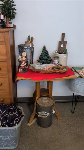 Already for Junk Jubilee Jingles. Open tomorrow 8-10 for early bird and 10-5 general admission. Show runs through Sunday. We're at the 4 H building at the fairgrounds in Des Moines | Kathys Barn