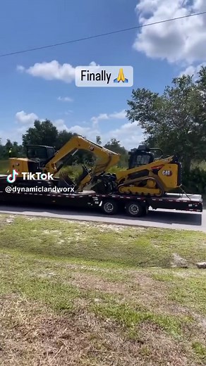 Our new addition of the 299 is here. #caterpillar #cat #cat299d3xe #cat309 #landclearing #ringpower #excavationlife #excavator #skidsteer #heavyequipment #mulchermafia #construction #ringpowercat