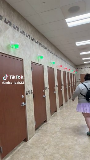 Buc-ee's Bathroom: Free to Pee vs. Occupied Signals