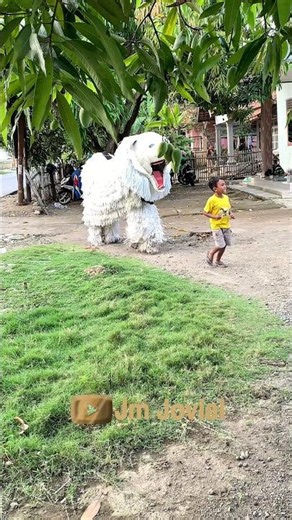 Can Macanan Chases the Commander's Son