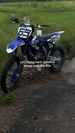 Reviving Romance: Classic 40s Love Songs