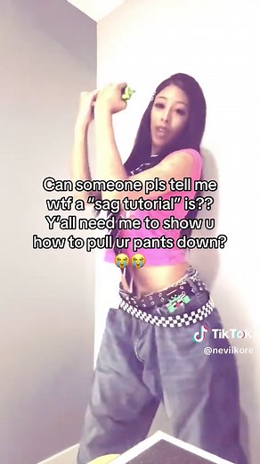 Sagging Pants Tutorial: Styling Baggy Jeans with Ease