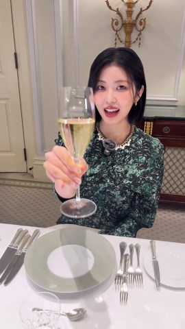 YUUKI's Delightful Vlog Moments With Food and Pets
