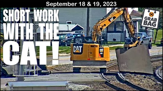Short Work with the Cat! Louisville & Nashville Engine, Lightning in Belen Please Subscribe & Like. It helps us to get more locations and keeps the Grab Bag going. | Virtual Railfan