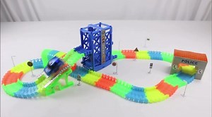 Leuchtende Autorennbahn für Kinder 😍😍 gibt es hier: https://www.lieblingsmensch24.de/cool-stuff-2022.html | Herzwelt ღ