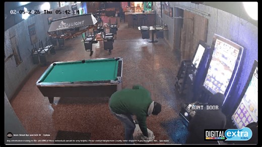 Watch: Suspects rappel into Kansas bar during early-morning break-in