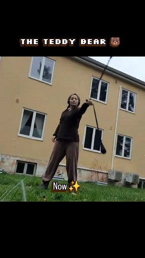 The Teddy Bear 🐻 Training: One-hand two-beat chase/weave 🔥 #gycklarkonst #poi #circuslife #training #circusignis | Circus Ignis