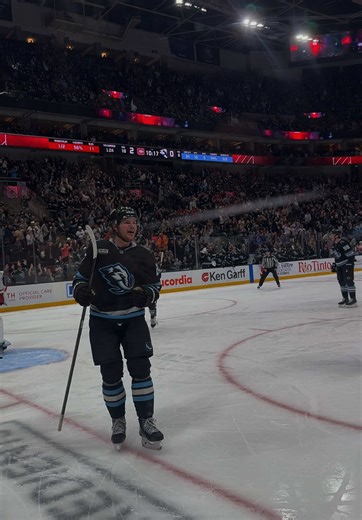 Gameday vs. MTL 11/26 • • • #sports #smsports #utah #nhl #utahmammoth #videographer #hockey #gameday #vlog