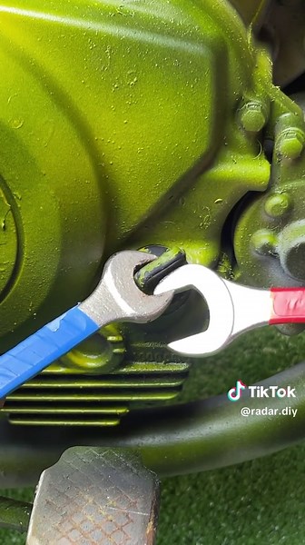 Easy Fuel Filler Cap Unscrew Trick