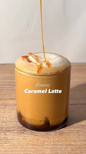 519K views · 1.2K reactions | Foamy Caramel Latte ✨☕️ Recipe . Recipe: - add 10 ml of caramel syrup - follow @yourcoffeedude for more - add a double shot of espresso - froth it for 1-2 min - add ice - fill up your glass with some silky milk - optionally top it of with some caramel sauce . That’s it. Enjoy!  | Yourcoffeedude | Facebook