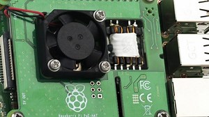 Raspberry Pi PoE HAT: Platine gibt Raspberry Pi Lüfter und Power over Ethernet - Golem.de