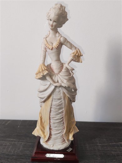 Vintage Giuseppe Armani Figurine Florence Sculpture D'arte Italian Porcelain Lady Figurine 27.5cm Tall - Etsy
