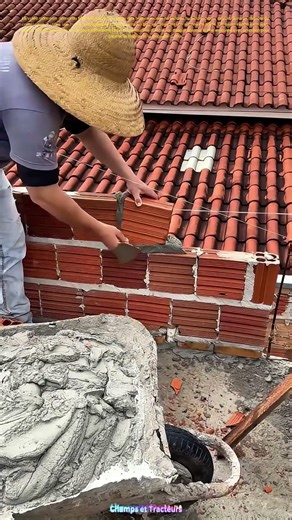 Construction en béton : L'art de poser des briques avec précision