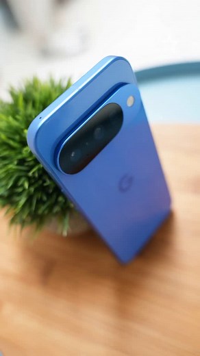 8.1K views · 1.7K reactions | Les nouveaux Pixel 10 de Google débarquent ! Au programme, nouveau processeur Tensor G5, de meilleurs capteurs photos pour le Pixel 10, et aussi pleins de petits changements au niveau hardware. Rendez-vous vous prochainement pour le test complet ! #instatech #tech #smartphone #pixel10 | Les Numériques | Facebook