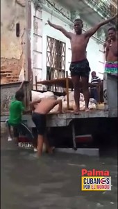 158K views · 2.1K reactions | En cuba a falta de piscinas en casa , se bañan en las calles In Cuba in the absence of swimming pools at home, they bathe in the streets | Palma cubanos por el mundo.com | Facebook