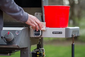 Season-to-Season Cleaning Tips | Burning Questions | Weber Grills