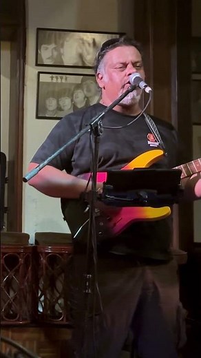 “Sweet Caroline” by Neil Diamond, live cover song.#Neildiamond #michaelpereira #Coversong